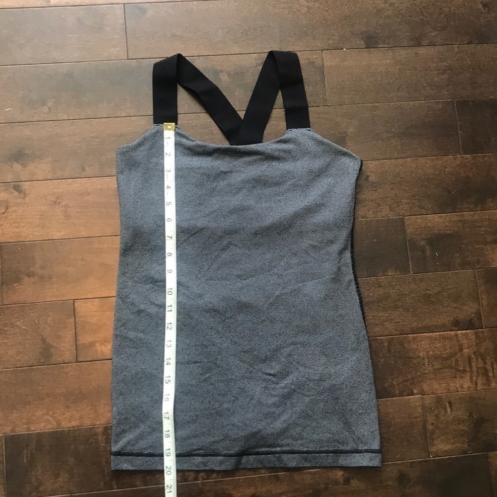 lululemon Inner Awareness Tank Size 6 - Picture 5 of 10